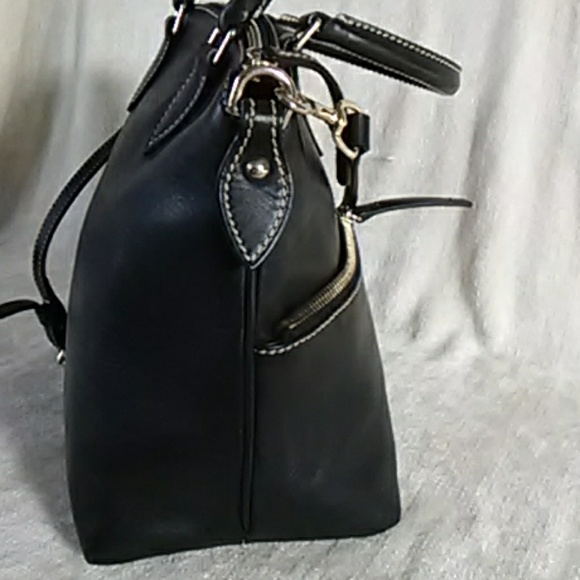 Authentic Dooney & Bourke Pocket satchel - Picture 4 of 8